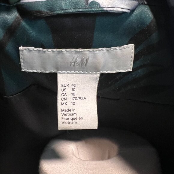 H&M Satin Effect Open Front Blazer | Size 10 - Picture 3 of 10